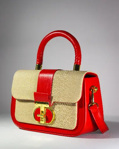 The D-Luxe Scarlett